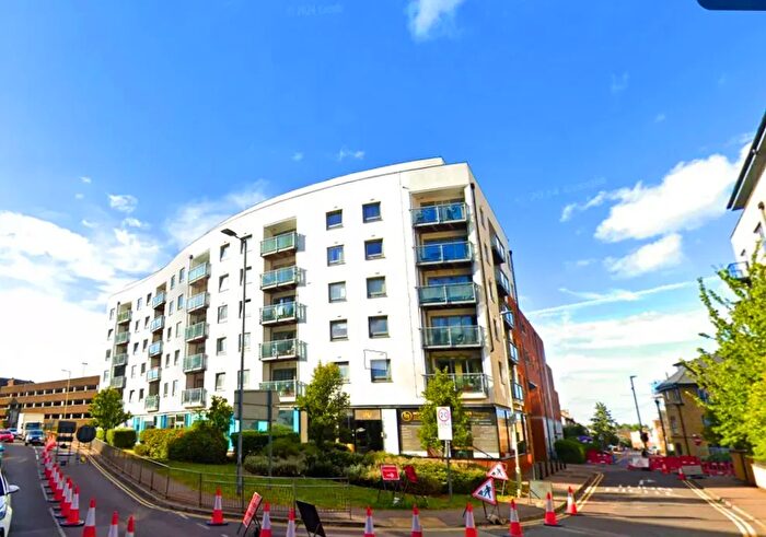 2 Bedroom Flat To Rent In Loates Lane, Watford, WD17