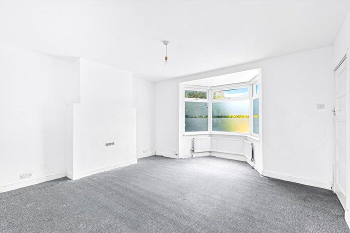 3 Bedroom Property For Sale In Moat Place, Acton, W3