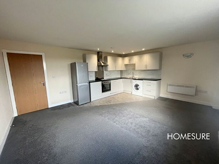 2 Bedroom Flat To Rent In Apartment, Cantilever Gardens, WA4