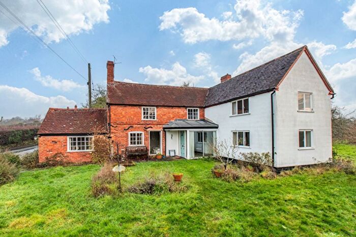 4 Bedroom Cottage For Sale In Yarnold Lane, Bournheath, Bromsgrove, Worcestershire, B61