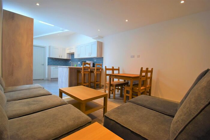 6 Bedroom Terraced House To Rent In Hubert Road, Selly Oak, Birmingham, B29