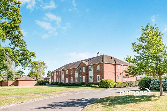 1 Bedroom Flat To Rent In Calcott Park, Yateley, Hampshire, GU46