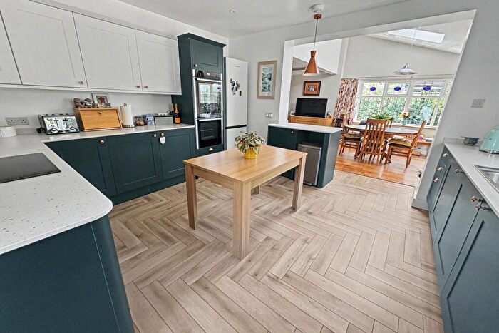 4 Bedroom Detached House For Sale In Wareham, BH20 - Photo 4