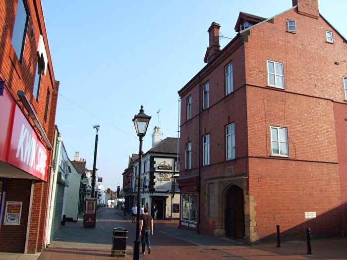 2 Bedroom Flat To Rent In Chester Street, Wrexham, LL13