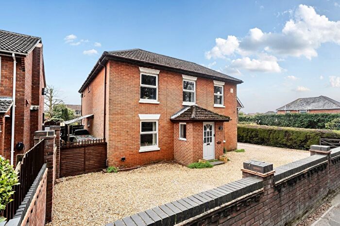 4 Bedroom Detached House For Sale In Brook Lane, Sarisbury Green, Southampton, Hampshire, SO31