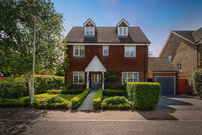 5 Bedroom Detached House For Sale In Dexter Close, Kennington, Ashford, TN25