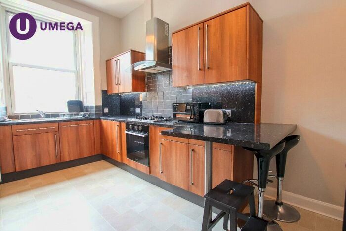 2 Bedroom Flat To Rent In Hillside Street, Hillside, Edinburgh, EH7