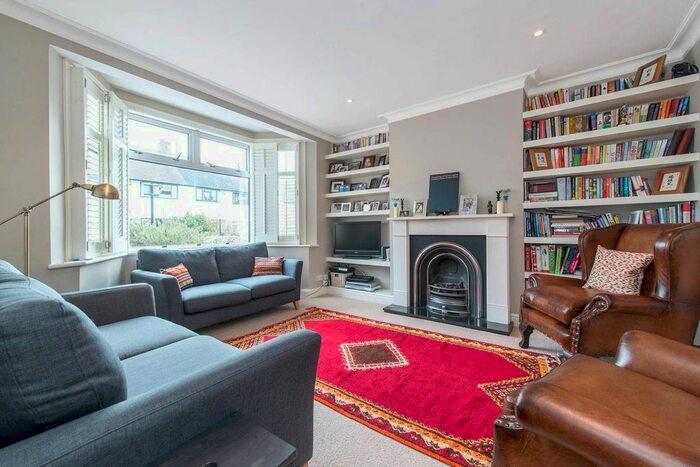 4 Bedroom Semi-Detached House To Rent In Viewfield Road, Wandsworth, London, SW18