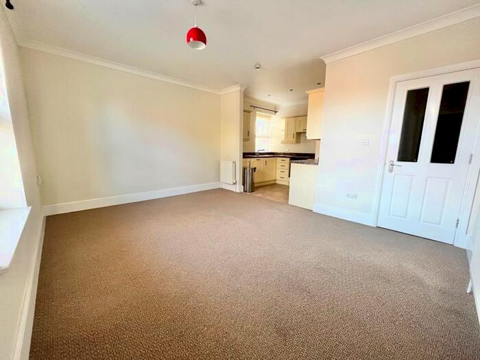 1 Bedroom Flat To Rent In St. Peters Avenue, Cleethorpes, DN35