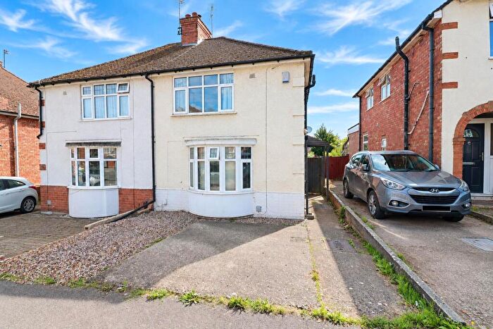 3 Bedroom Semi-Detached House For Sale In St. Margarets Avenue, Rushden, Northamptonshire, NN10