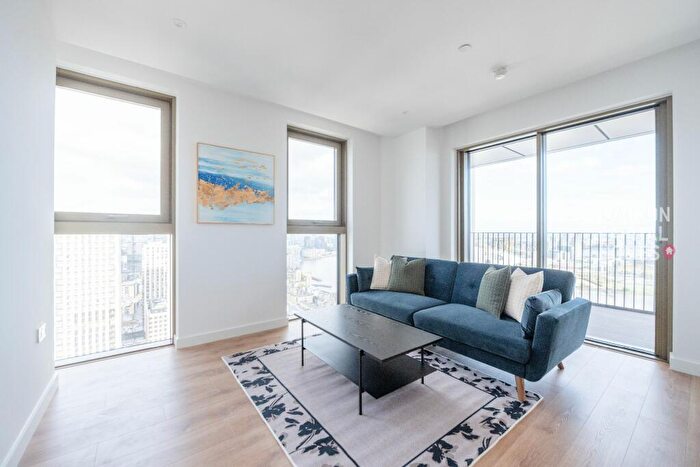 2 Bedroom Apartment To Rent In *Shoert Let* One Thames Quay, Marsh Wall, London, E14