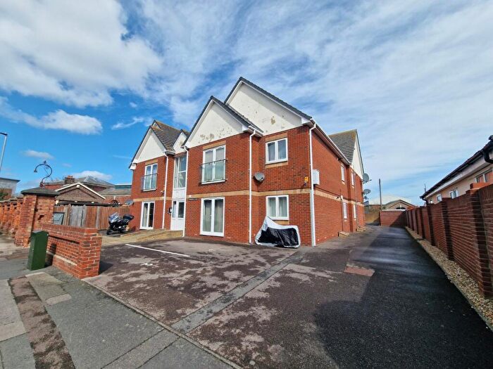 2 Bedroom Apartment For Sale In Henderson Road, Southsea, Hampshire, PO4