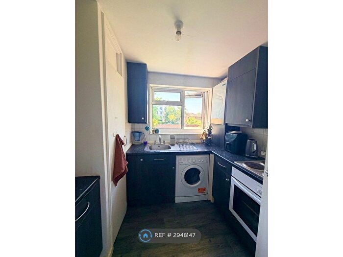 1 Bedroom Flat To Rent In Woolborough Road, Crawley, RH10