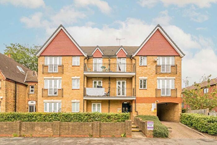 2 Bedroom Flat To Rent In Birkenhead Avenue, Kingston Upon Thames, KT2
