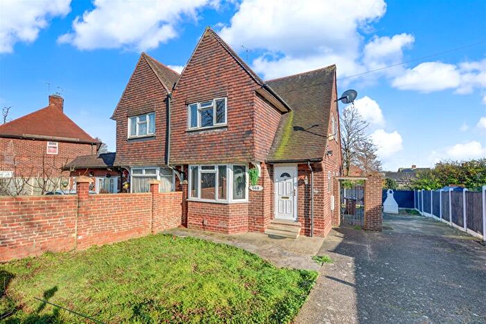 3 Bedroom Semi Detached House For Sale In Western Boulevard, Nottingham, NG8