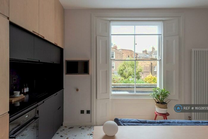 Studio To Rent In Farleigh Road, London, N16