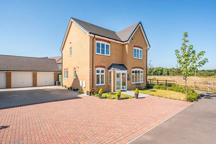 4 Bedroom Detached House For Sale In Rhodes Close, Winnersh, RG41