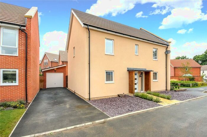 4 Bedroom Detached House To Rent In Mills Chase, Bracknell, Berkshire, RG12