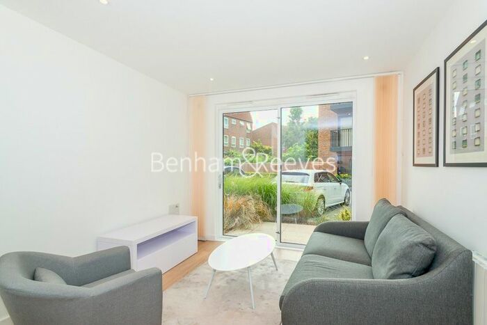 1 Bedroom Flat To Rent In Ashton Reach, Surrey Quays, SE16