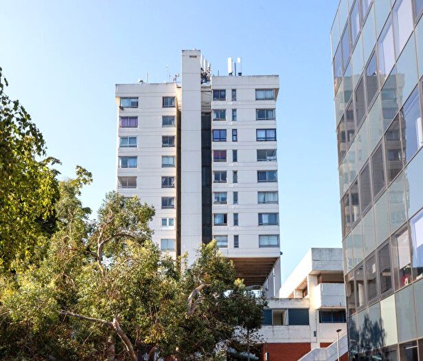 2 Bedroom Flat For Sale In Flat Elizabeth Wheeler House, The Mall, Bromley, BR1