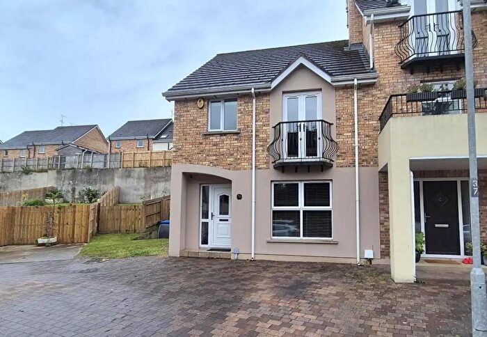 3 Bedroom End Of Terrace House For Sale In Brookview Glen, Derry, BT47