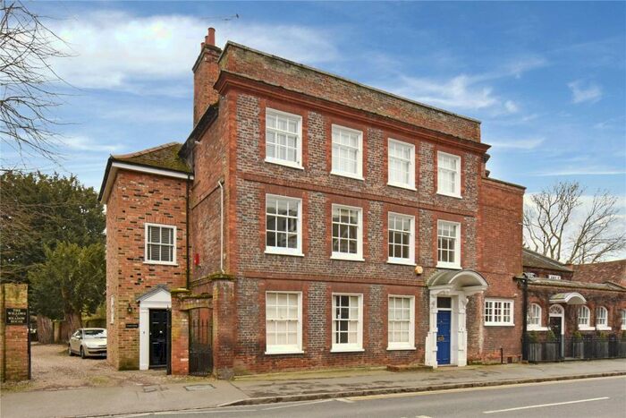 2 Bedroom Apartment To Rent In West Street, Marlow, Buckinghamshire, SL7