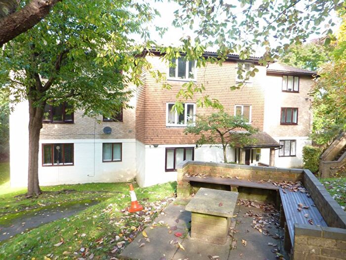 1 Bedroom Flat To Rent In Fairbairn Close, Purley, CR8