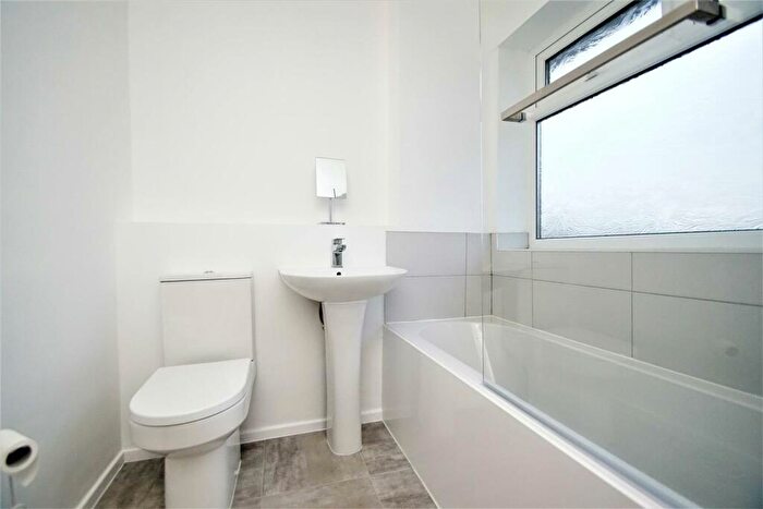 3 Bedroom Semi-Detached House To Rent In Ramshead Crescent, Leeds, LS14