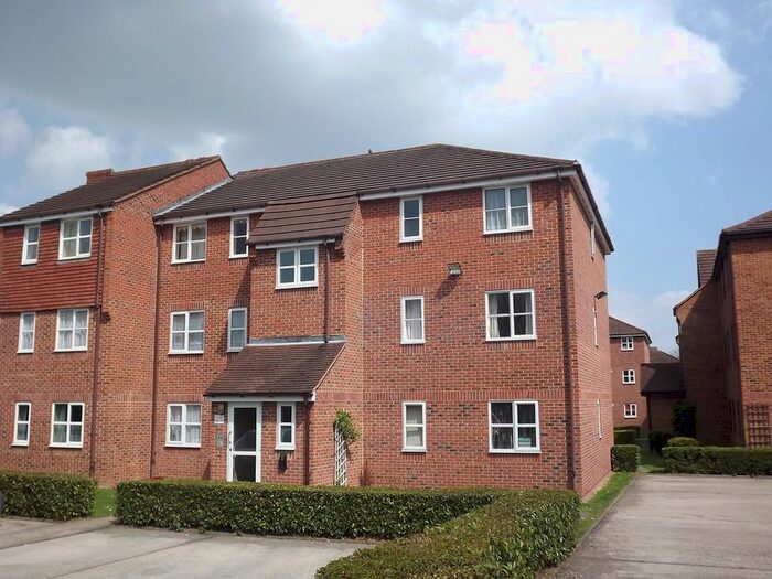 2 Bedroom Flat To Rent In Marmet Avenue, Letchworth Garden City, SG6