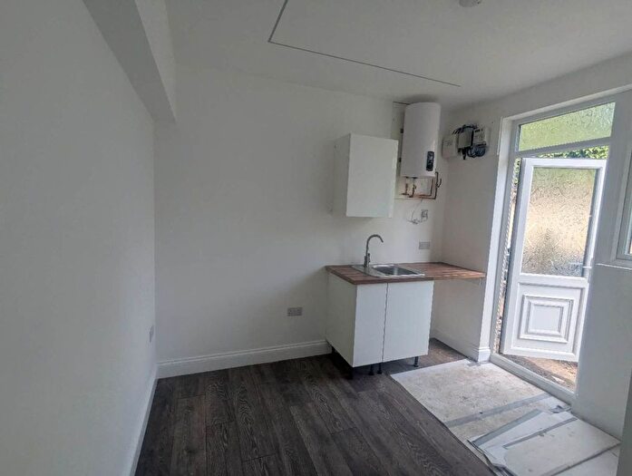Studio To Rent In Kingsway, Wembley, HA9