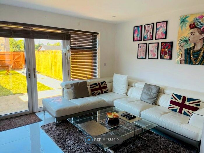 4 Bedroom Terraced House To Rent In Autumn Way, West Drayton, UB7