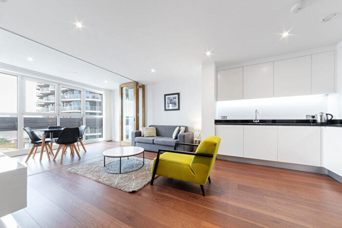 2 Bedroom Flat To Rent In Gateway Tower, Royal Victoria, E16