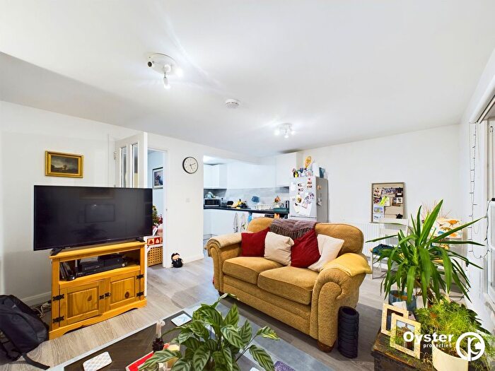 2 Bedroom Flat To Rent In Station Road, Histon, CB24