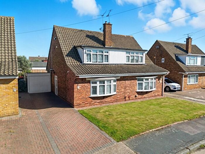 3 Bedroom Semi Detached House For Sale In Taits, Stanford-Le-Hope, Essex, SS17