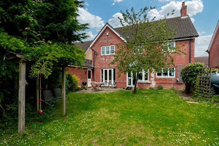 4 Bedroom Detached House For Sale In Gibbs Close, Little Melton, NR9