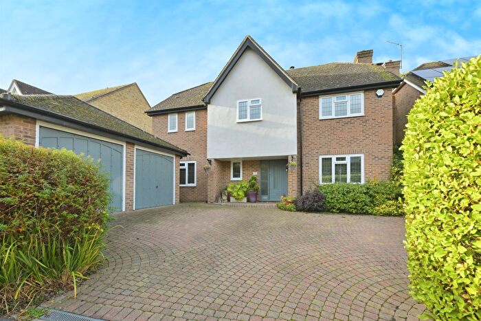 4 Bedroom Detached House For Sale In The Lynch, Hoddesdon, EN11