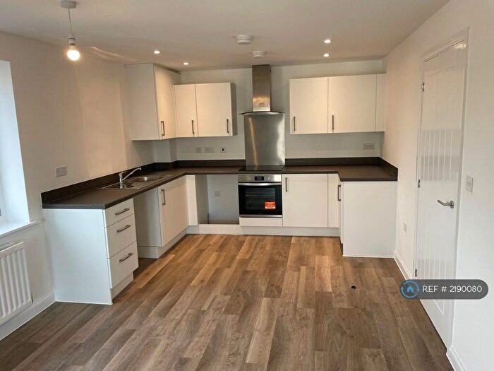 2 Bedroom Flat To Rent In Ridge Close, Cheltenham, GL52