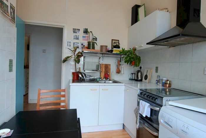 2 Bedroom Flat To Rent In Caledonian Road, London, N1