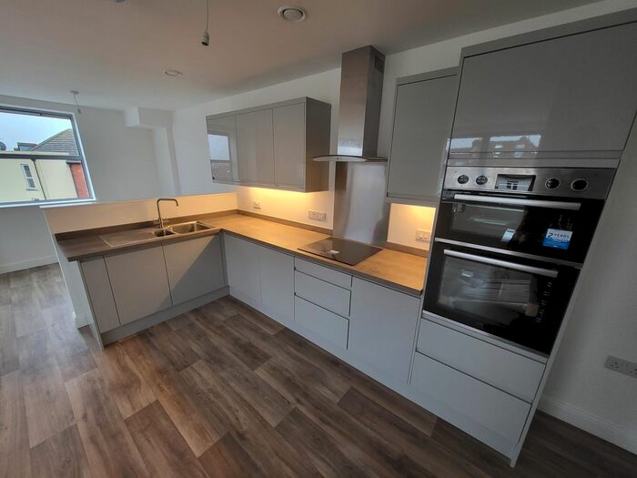 2 Bedroom Flat To Rent In Bartholomews Square, Horfield, Bristol BS7