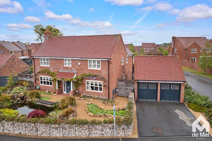 4 Bedroom Detached House For Sale In Pennycress Gardens, Stoke Orchard, GL52