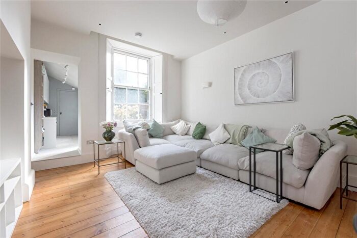 2 Bedroom Apartment For Sale In London Street, New Town, Edinburgh, EH3
