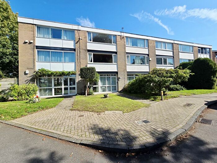 3 Bedroom Terraced House For Sale In Wheatlands, Hounslow, TW5