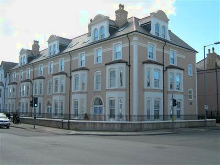 2 Bedroom Apartment To Rent In Llandudno, LL30
