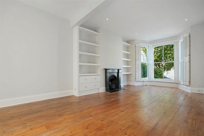 3 Bedroom Maisonette To Rent In Brackenbury Road, London, W6