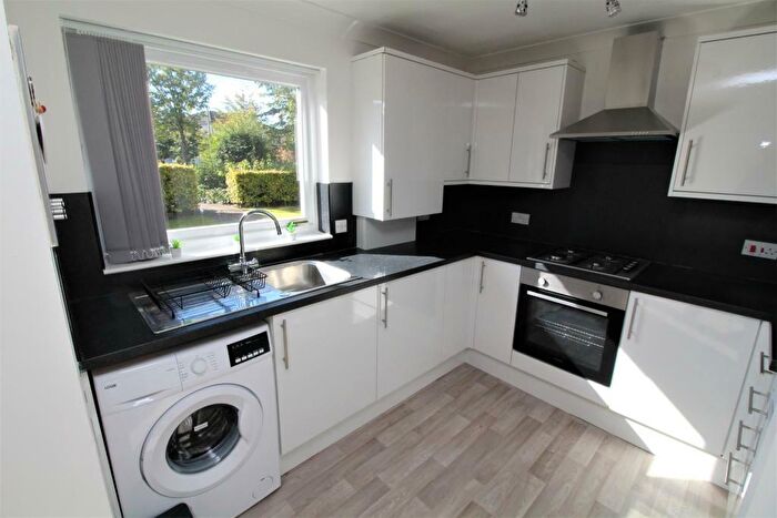 2 Bedroom Apartment To Rent In Blanefield Gardens, Glasgow, G13