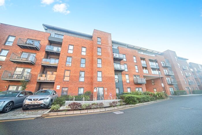 2 Bedroom Flat For Sale In John Thornycroft Road, Southampton, SO19