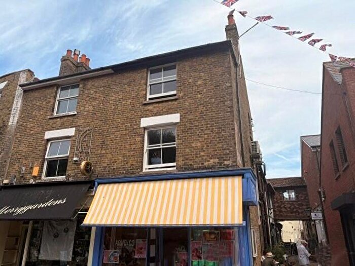 2 Bedroom Flat To Rent In High Street, Deal, CT14