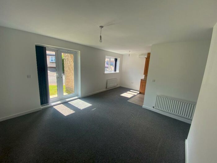 2 Bedroom Flat To Rent In Kenninghall View, Norfolk Park, Sheffield, S2