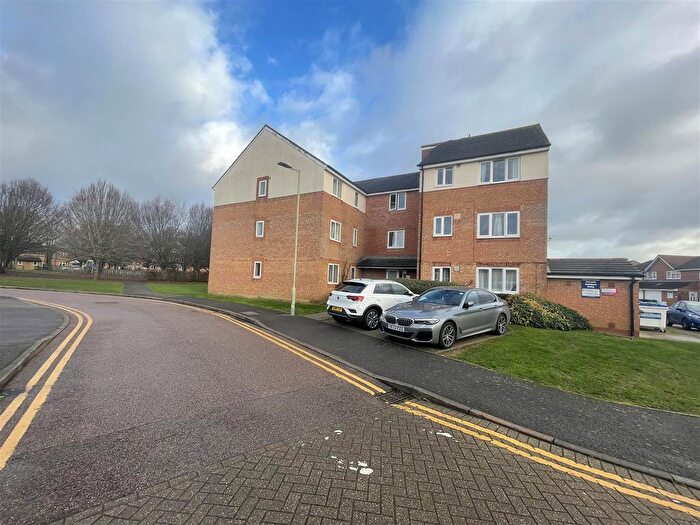 2 Bedroom Flat To Rent In Crusader Way, Watford, WD18