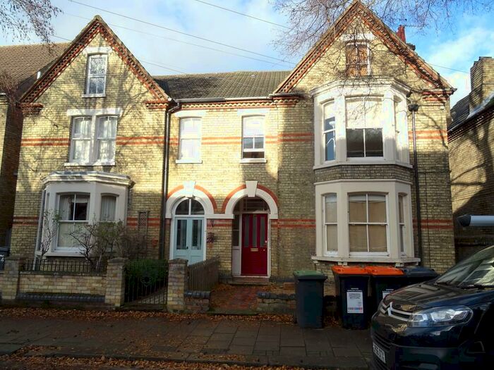 Apartment To Rent In Flat, Waterloo Road, MK40